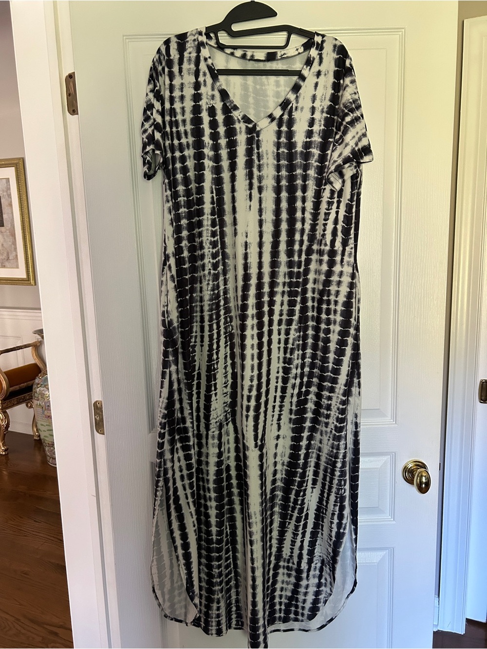 Arolina Women’s Black & White Tie-Dye V-Neck Maxi Dress Sz XL